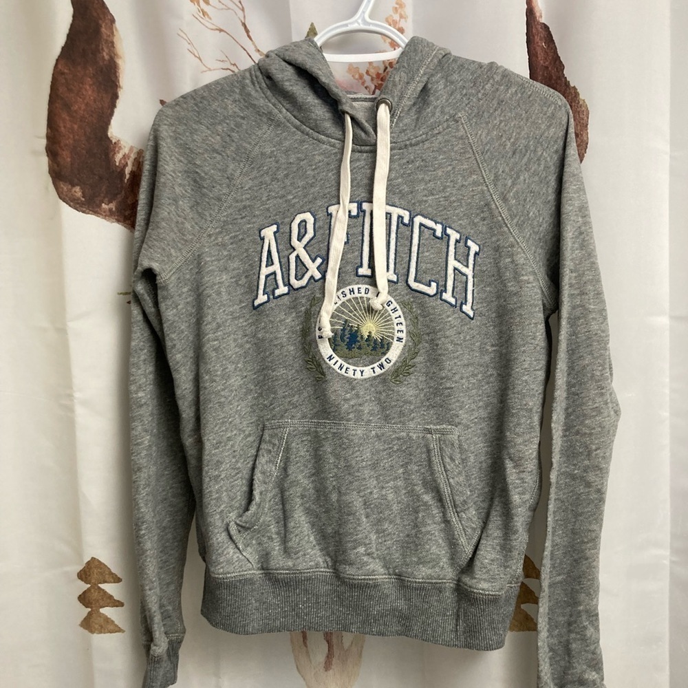 Small Abercrombie hoodie​​​​​​​​​​​​